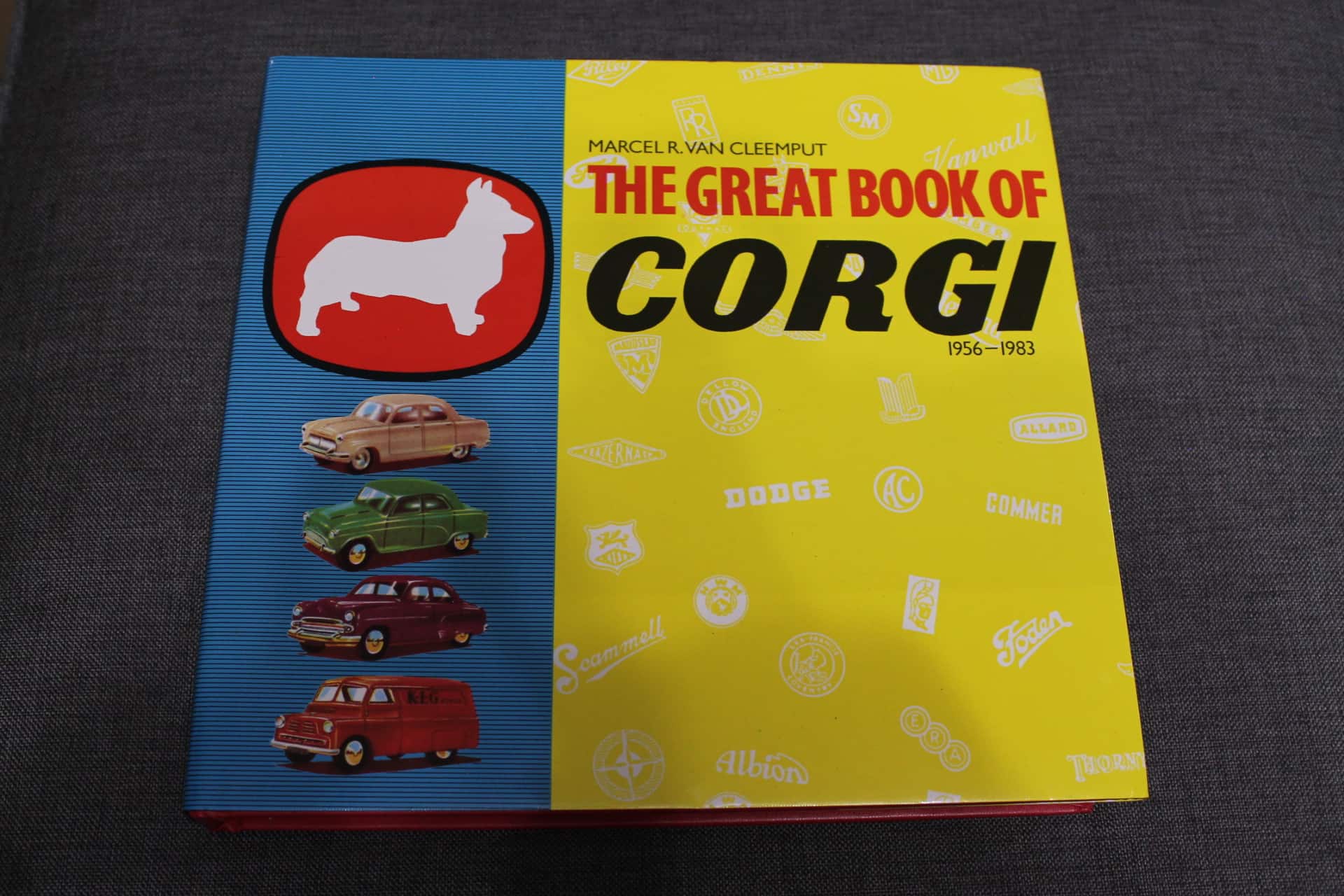 momo　THE GREAT BOOK OF CORGI The Great Book of Corgi, 1956-1983: 9781872727196: Amazon