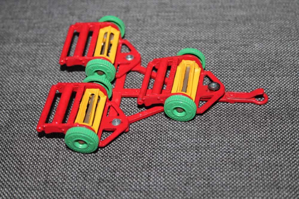 triple-gang-mower-dinky-toys-323-side