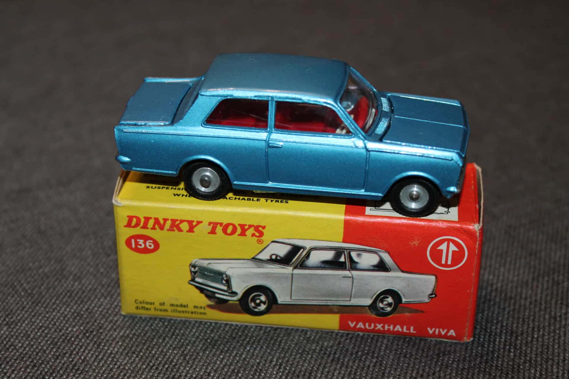 Dinky Toys 136 Vauxhall Viva - Diecast