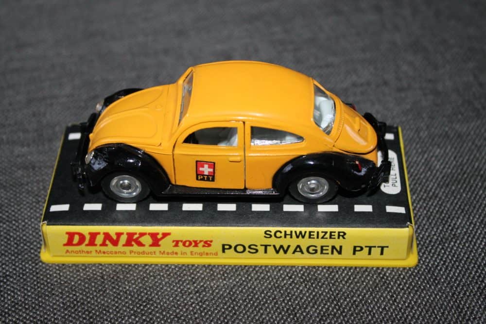 volkswagen-beetle-ptt-spun-wheels-dinky-toys-262