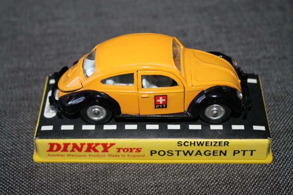 volkswagen-beetle-ptt-spun-wheels-dinky-toys-262-side