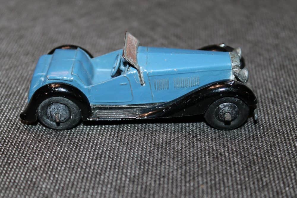 Salmson-2-seater-sports-car-dinky-toys-36e-side