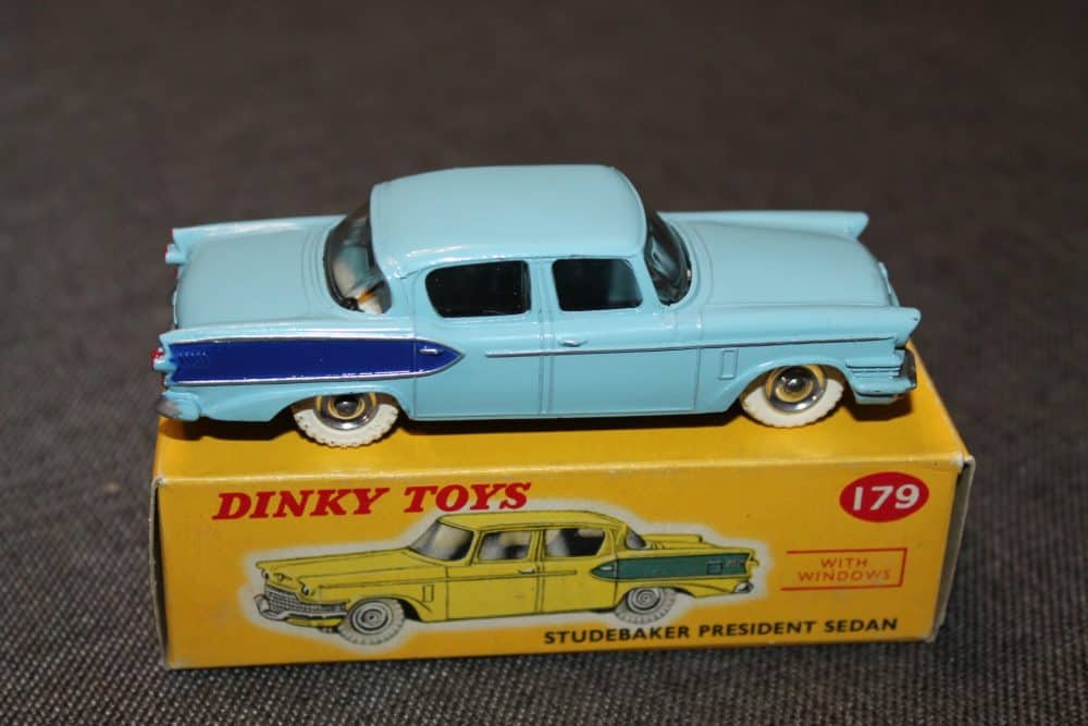 studebaker-president-blue-dinky-toys-179-side