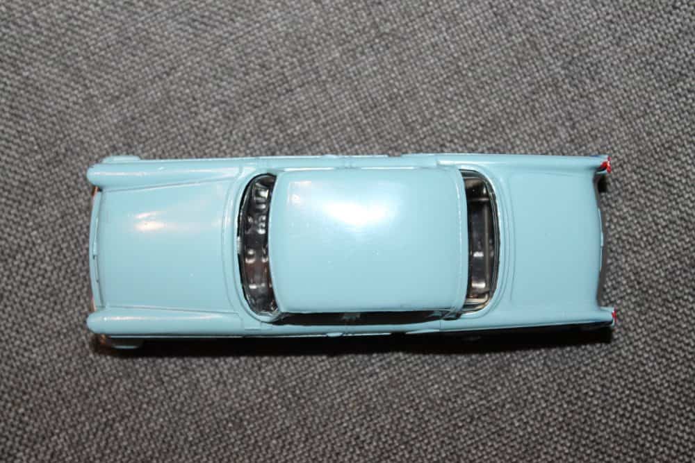 studebaker-president-two-tone-blue-dinky-toys-179-top