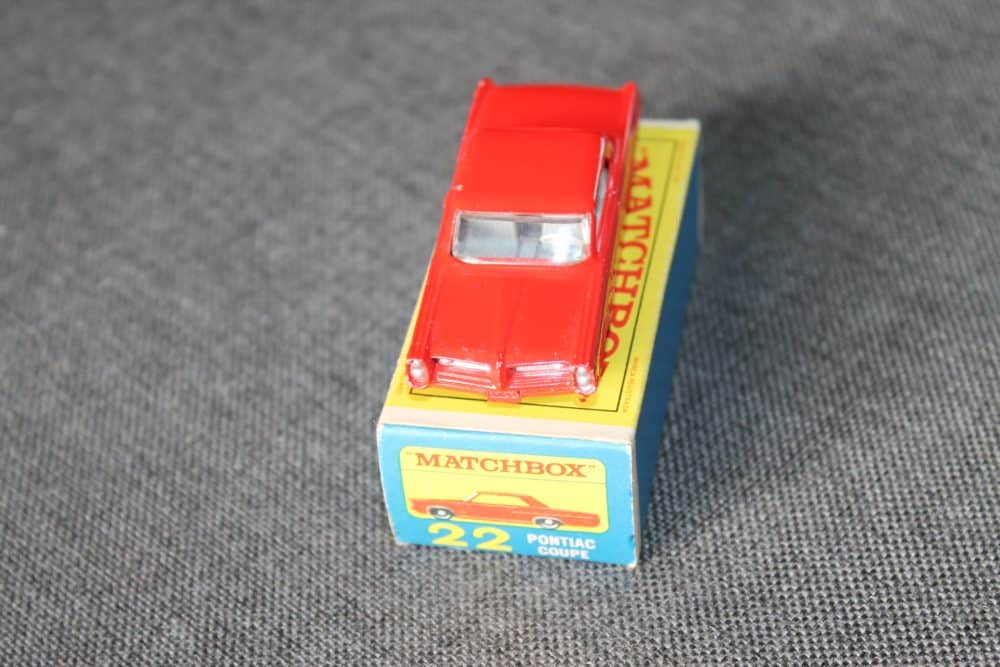 pontiac-coupe-red-matchbox-toys-22c-front