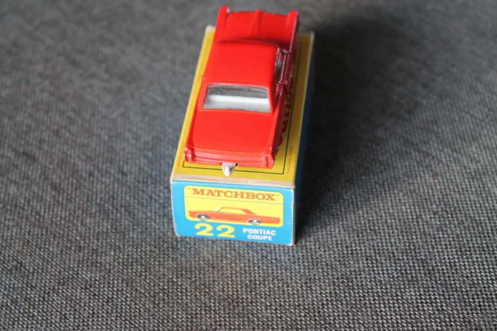 pontiac-coupe-red-matchbox-toys-22c-back