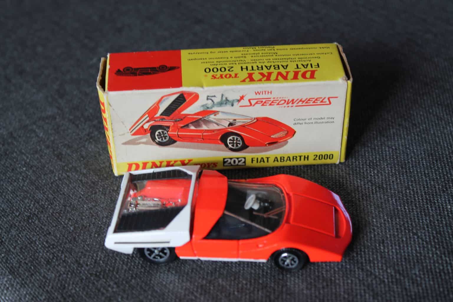 Dinky Toys 202 Fiat Abarth 2000 - Diecast