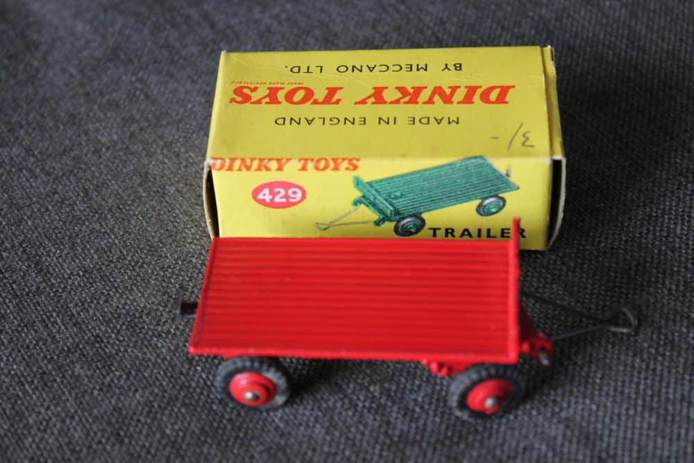trailer-red-dinky-toys-429-side