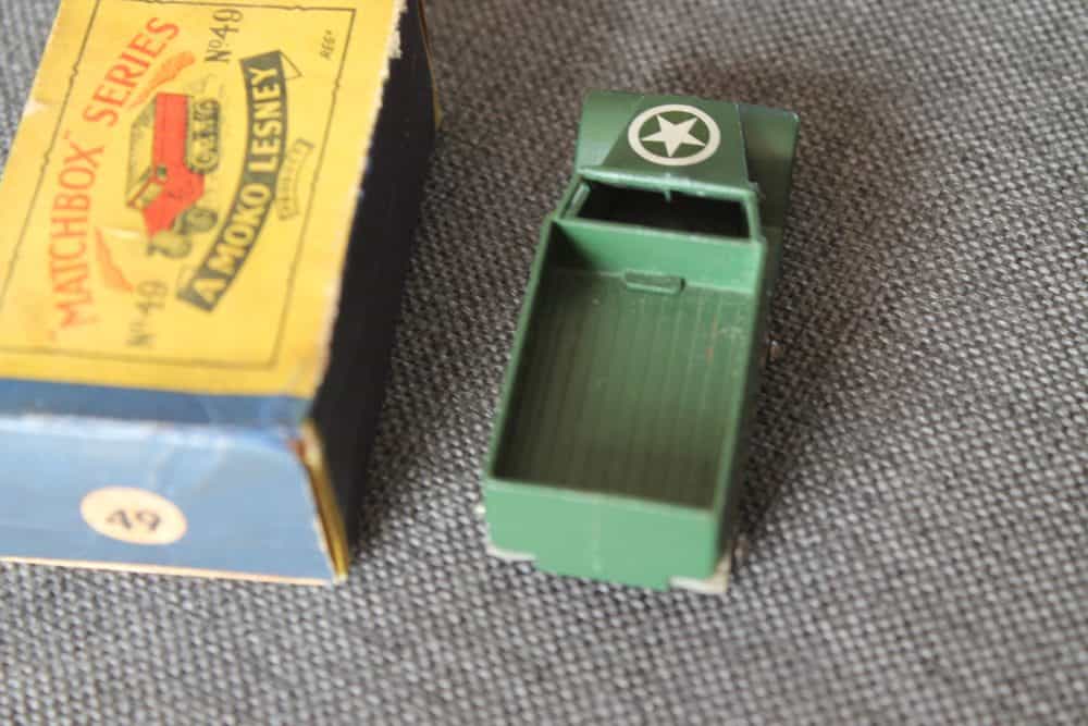 army-personnel-carrier-matchbox-toys-75series-49a-back