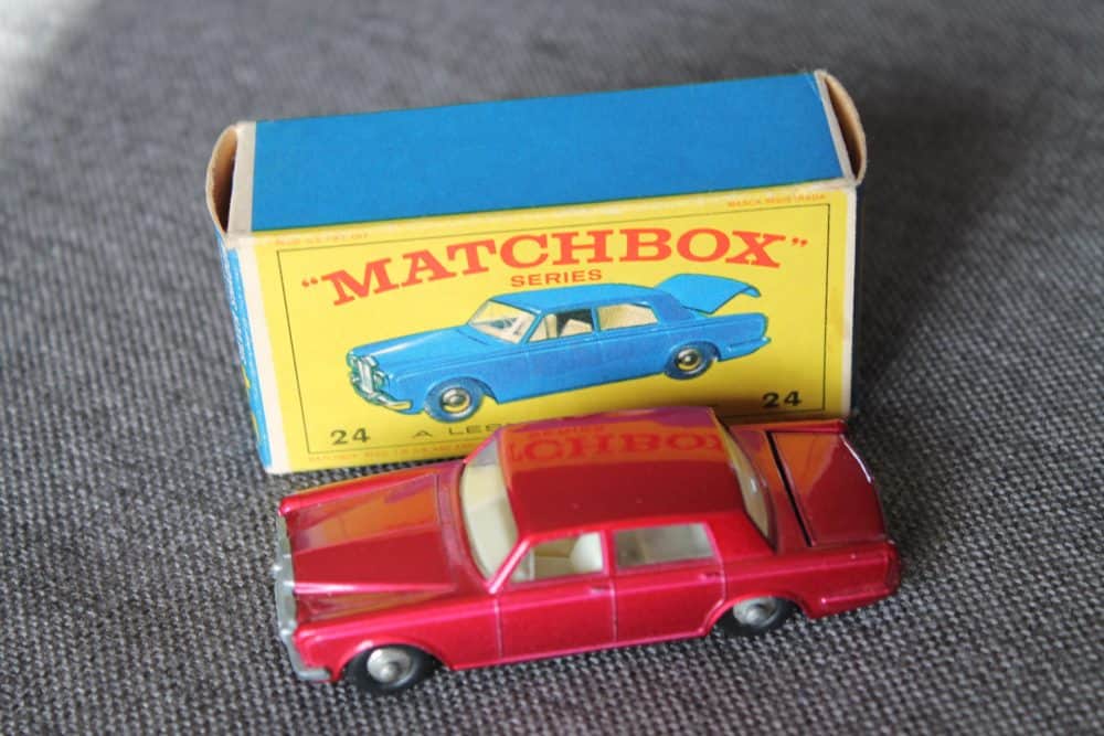 rolls-royce-silver-shadow-metallic-red-matchbox-75series-024c