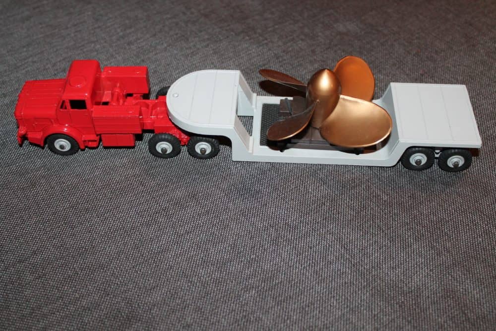 mighty-antar-and-propeller-load-no-windows-version-dinky-toys-986-leftside