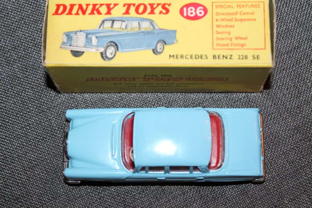 mercedes-benz-220se-sky-blue-red-interior-dinky-toys-186-top