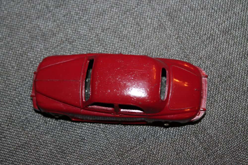 rover-75-maroon-and-beige-wheels-rare-dinky-toys-140b-top