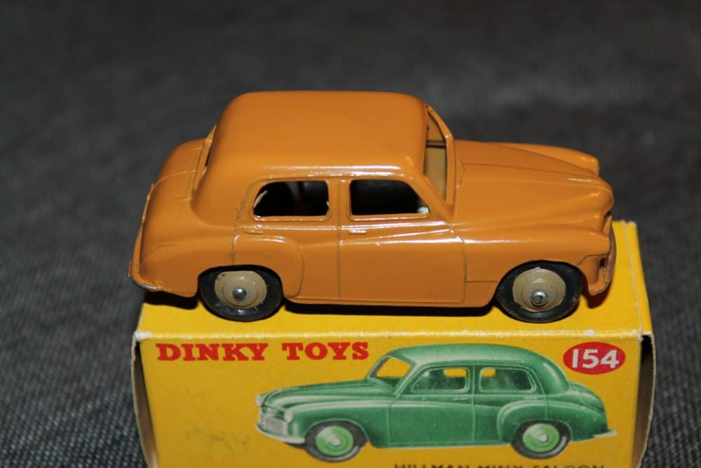 hillman-minx-butterscotch-and-tan-wheels-dinky-toys-154-side