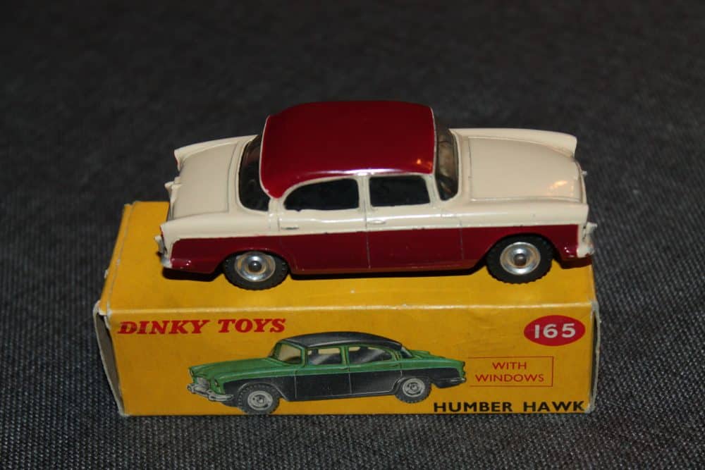 humber-hawk-maroon-and-beige-dinky-toys-156-side