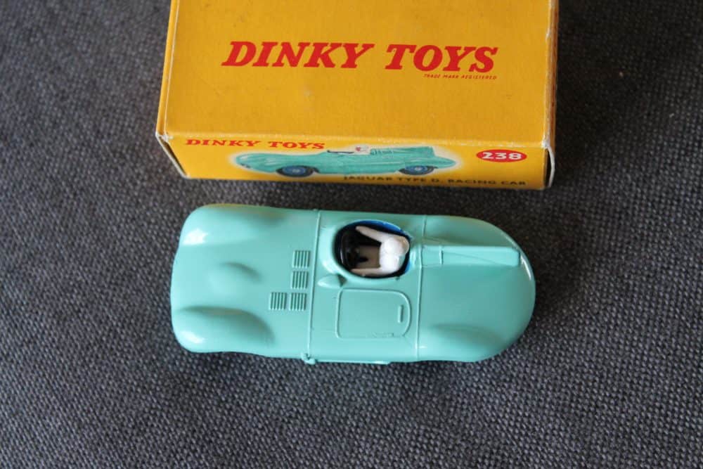 d-type-jaguar-turquoise-dinky-toys-238-top