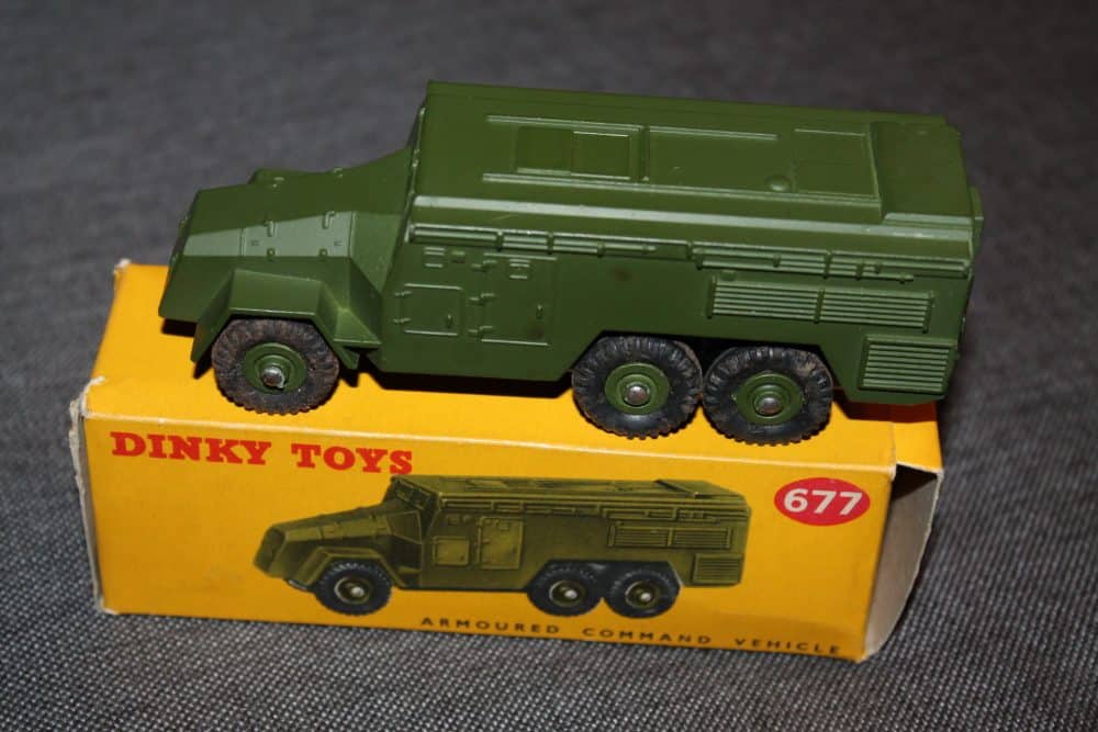 armoured-command-vehicle-dinky-toys-677