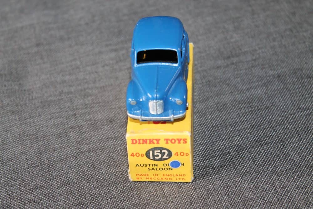 austin-devon-dark-blue-dinky-toys-152-front