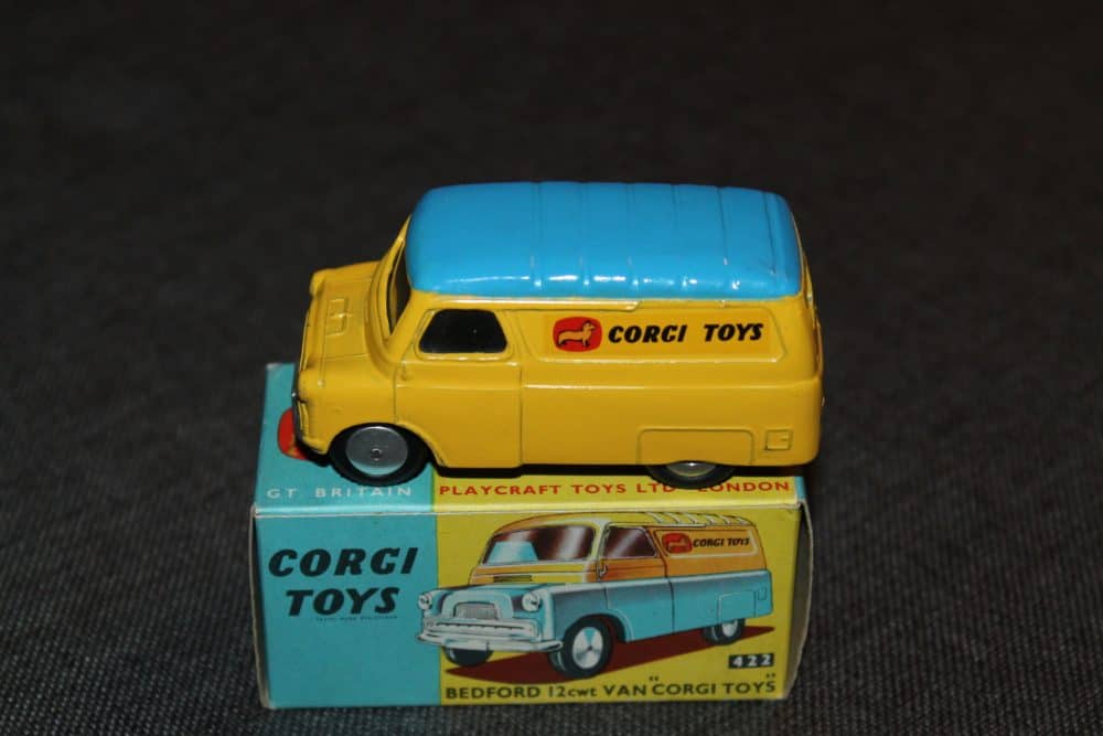 bedford-corgi-toys-van-yellow-and-blue-roof-corgi-toys-422