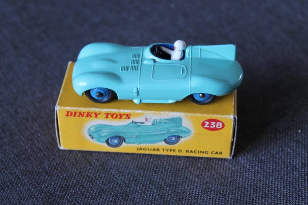 d-type-jaguar-turquoise-dinky-toys-238