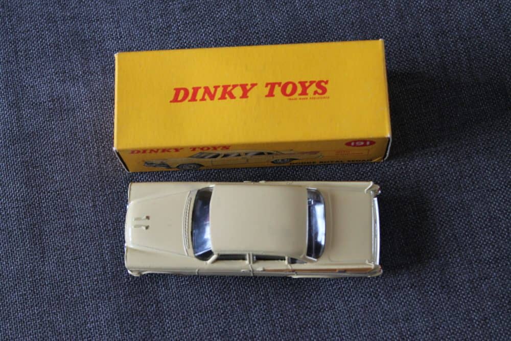 dodge-royal-sedan-cream-and-brown-flashes-dinky-toys-191-top
