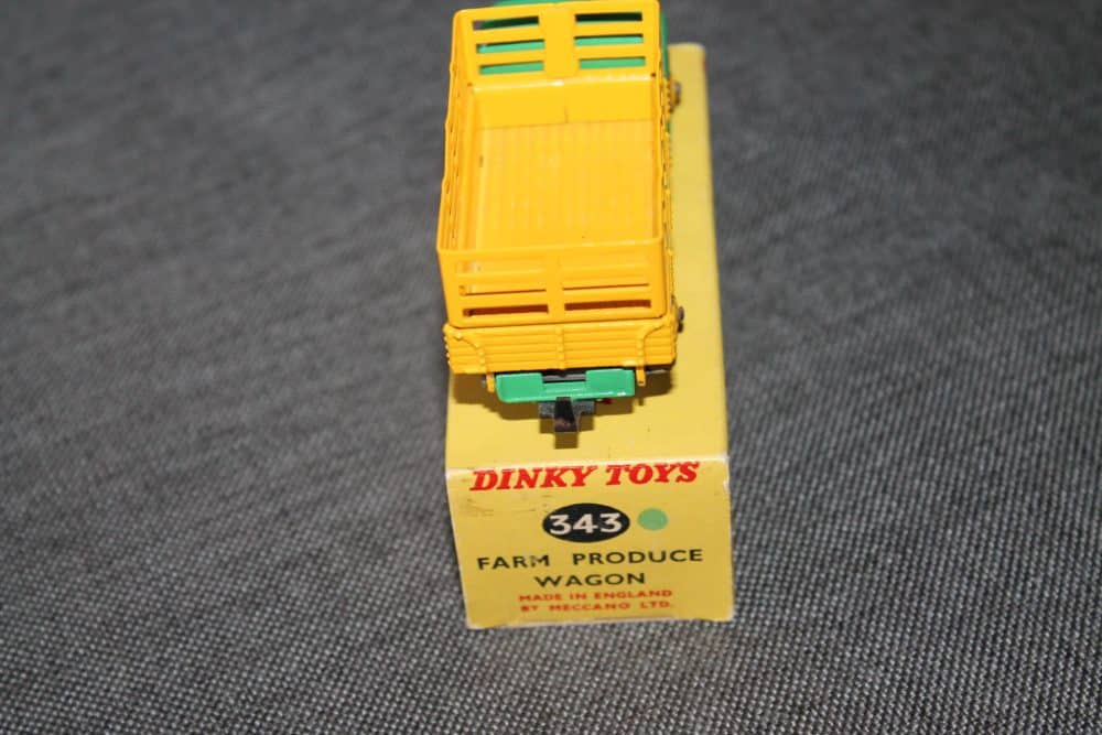 farm-produce-wagon-green-and-yellow-dinky-toys-343-back