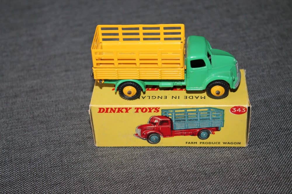 farm-produce-wagon-green-and-yellow-dinky-toys-343-side