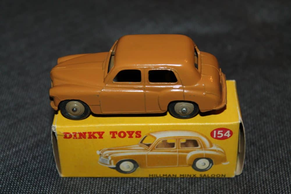 hillman-minx-butterscotch-and-tan-wheels-dinky-toys-154