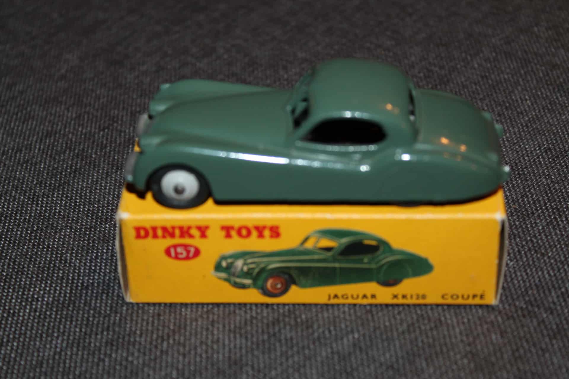 Modèle Dinky 157 Jaguar XK120 Bleu/Rouge Dan Toys 1:43 - Série Limitée Neuf