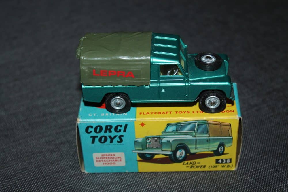 land-rover-lepra-metallic-green-corgi-toys-438-side