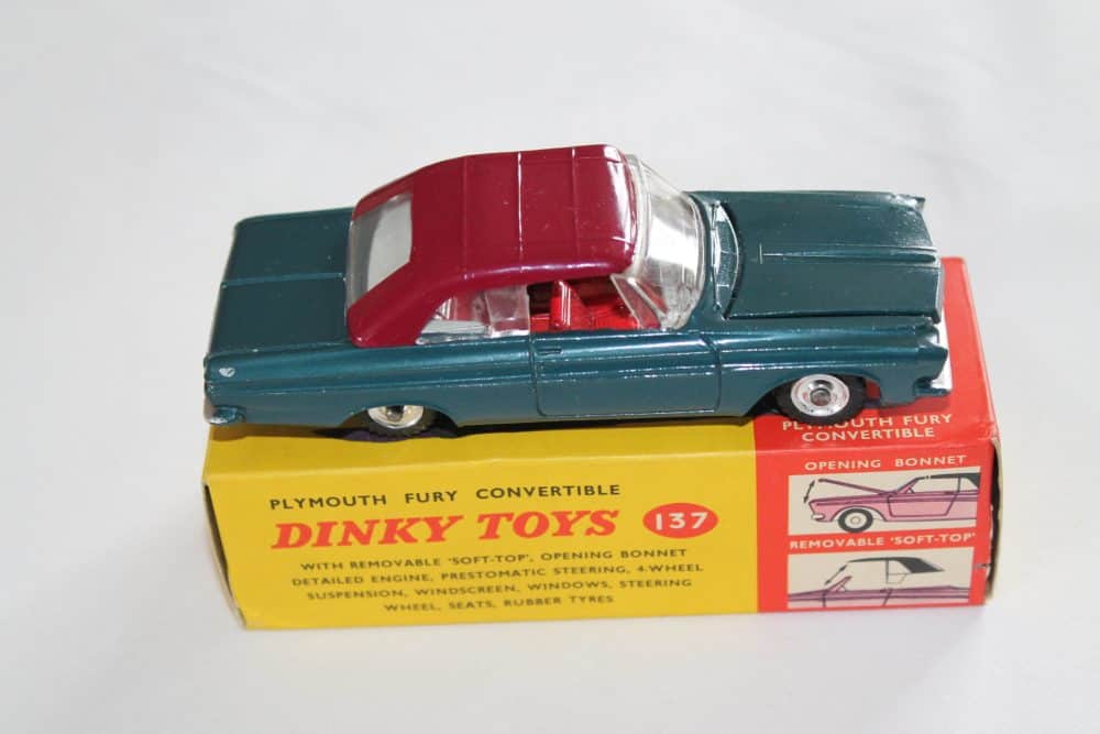 plymouth-fury-sea-green-maroon-roof-scarce-dinky-toys-1-side37