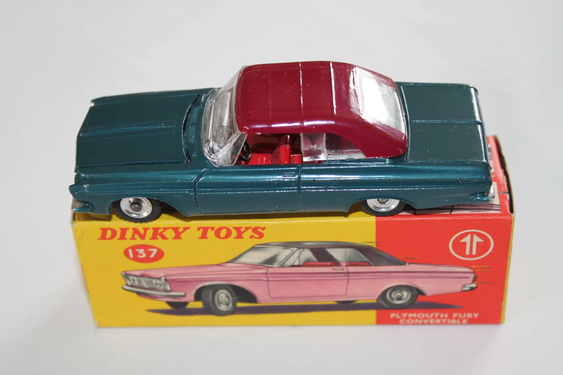 Dinky Toys 137 Plymouth Fury Convertible Diecast