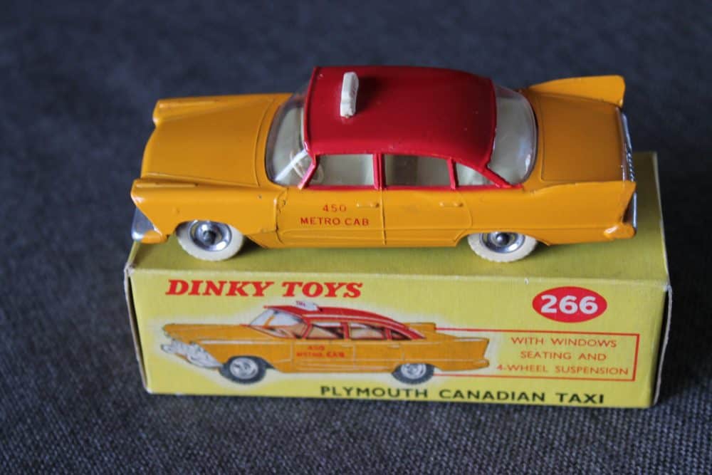plymouth-plaza-canadian-taxi-dinky-toys-266