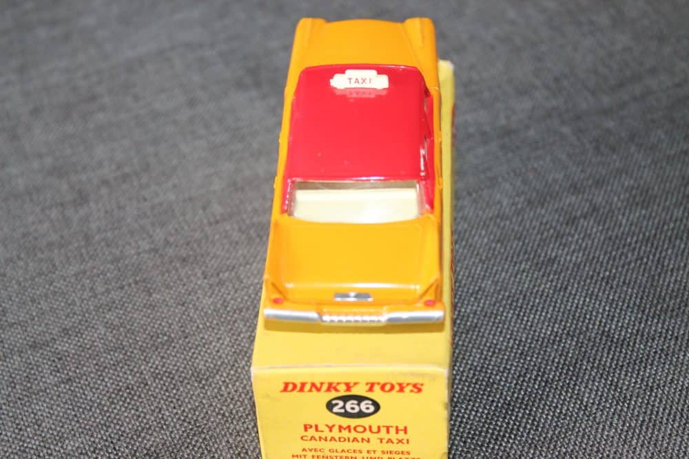 plymouth-plaza-canadian-taxi-dinky-toys-266-back