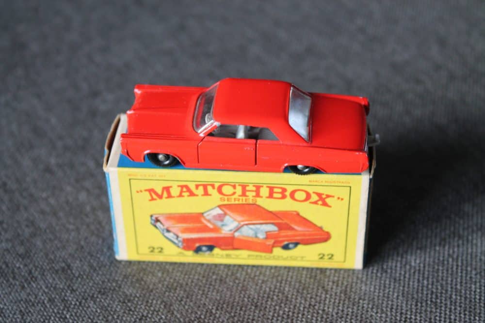 pontiac-coupe-red-matchbox-toys-22c