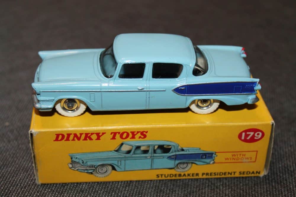 studebaker-president-two-tone-blue-dinky-toys-179