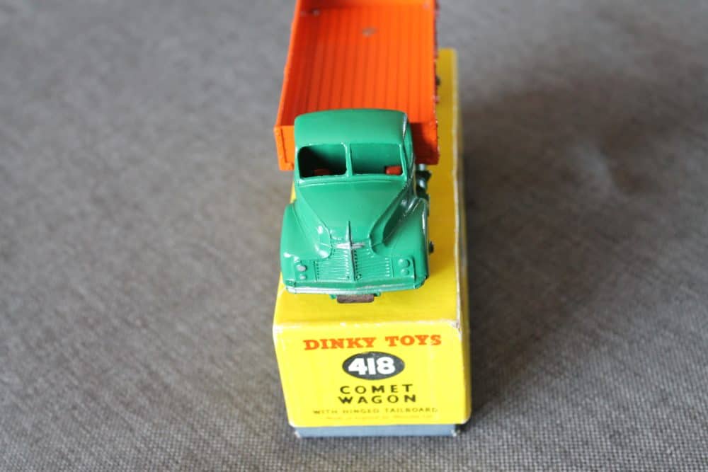 leyland-comet-wagon-dinky-toys-418-front