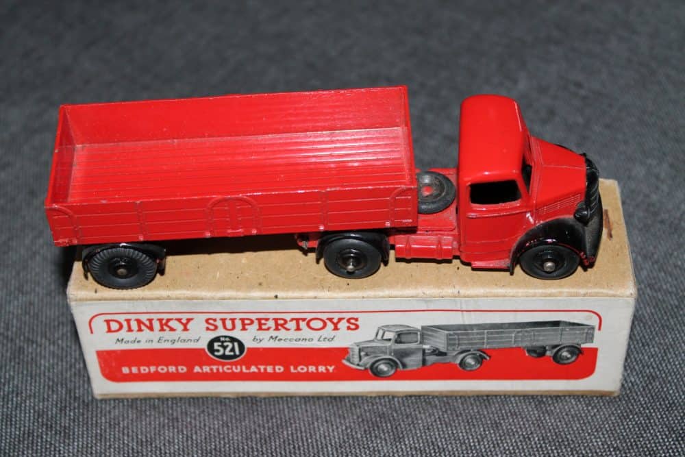 bedford-articulated-lorry-red-dinky-toys-521-side