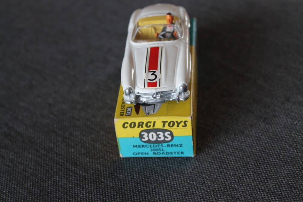 mercedes-benz-300sl-roadster-driver-white-yellow-corgi-toys-303s (2)-front