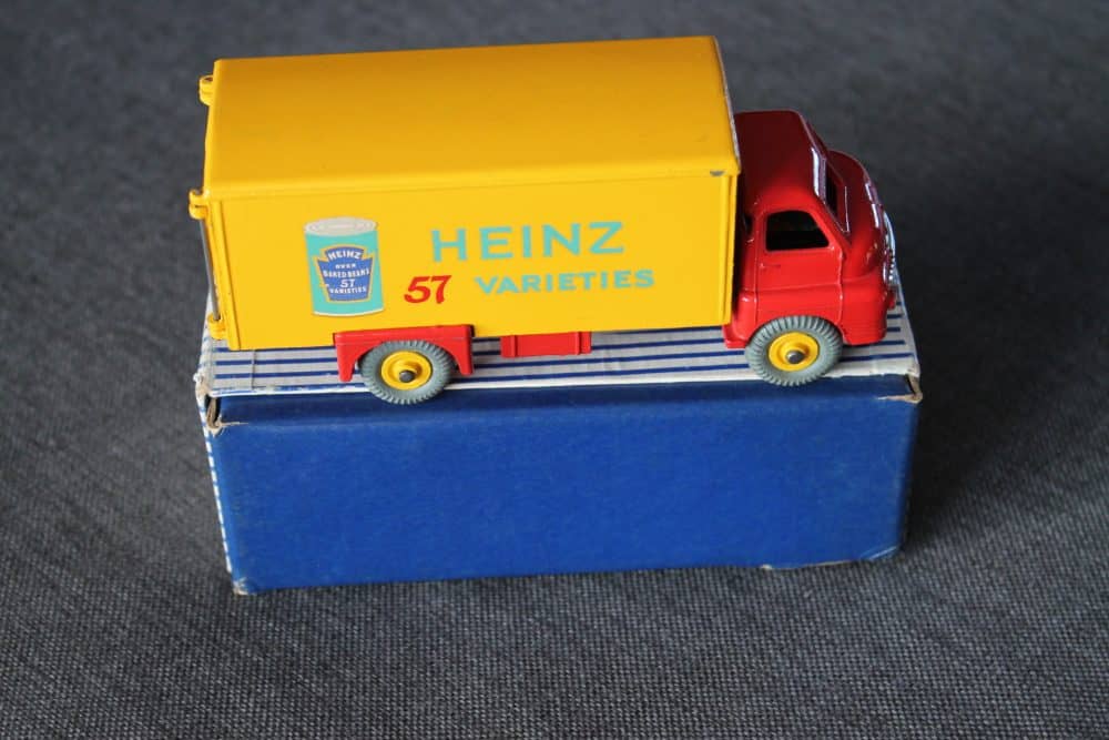 big-bedford-lorry-heinz-baked-beans-dinky-toys-923-side