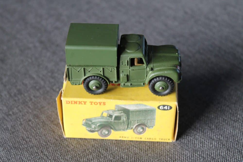 a-sidermy-1ton-cargo-truck-dinky-toys-641