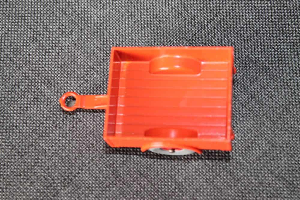 land-rover-trailer-orange-and-red-plastic-hubs-dinky-toys-341-top