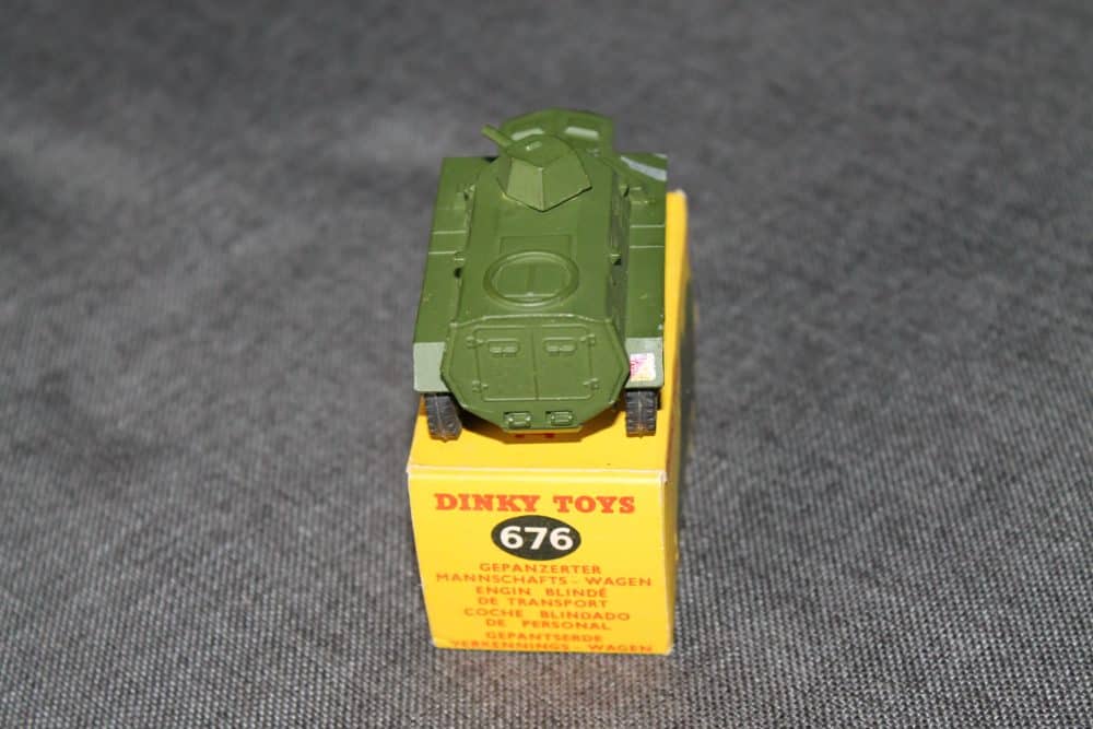 676 armoured-personnel-carrier-dinky-toys-676-back