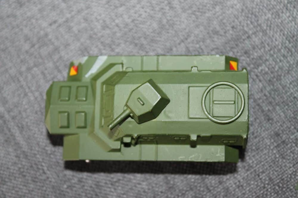676 armoured-personnel-carrier-dinky-toys-676-top