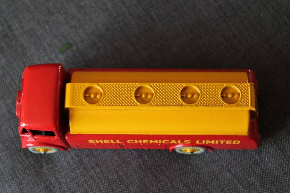 aec-shell-petrol-tanker-dinky-toys-991-top