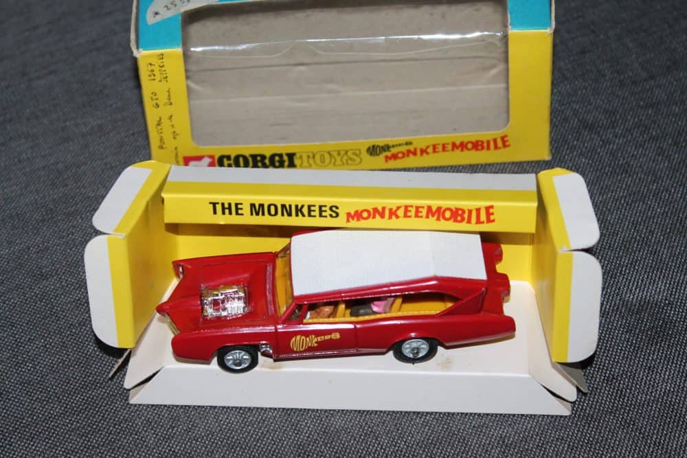 monkeemobile-red-corgi-toys-277-left-side