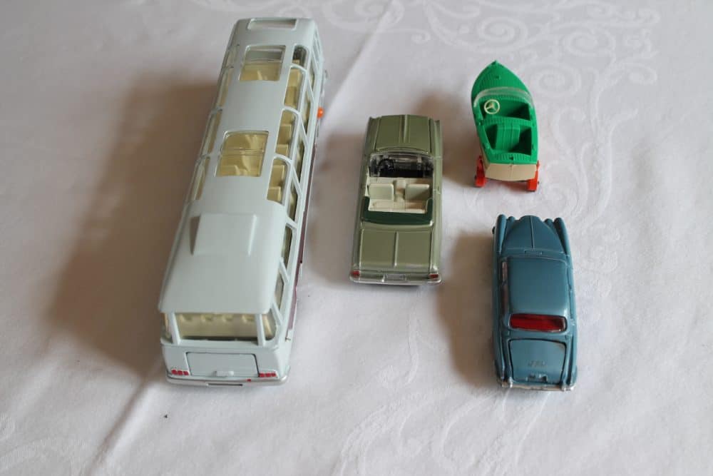 holiday-gift-set-rare-dinky-toys-124-back