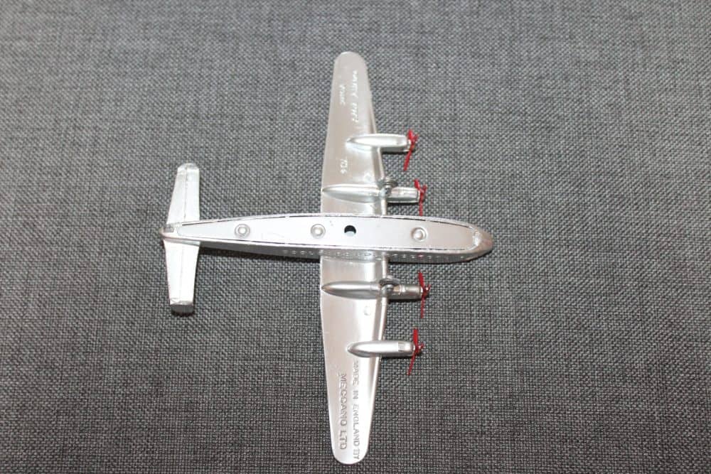 avro-york-airliner-dinky-toys-704-70A-base