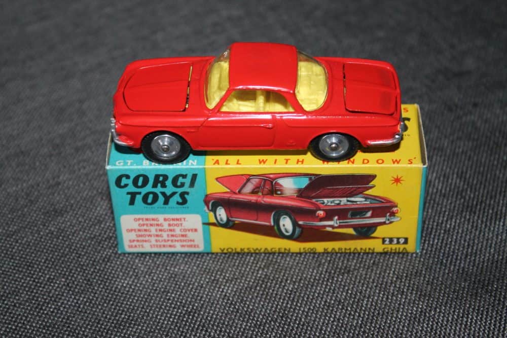 volkswagen-1500-karmann-ghia-orangey-red-corgi-toys-239