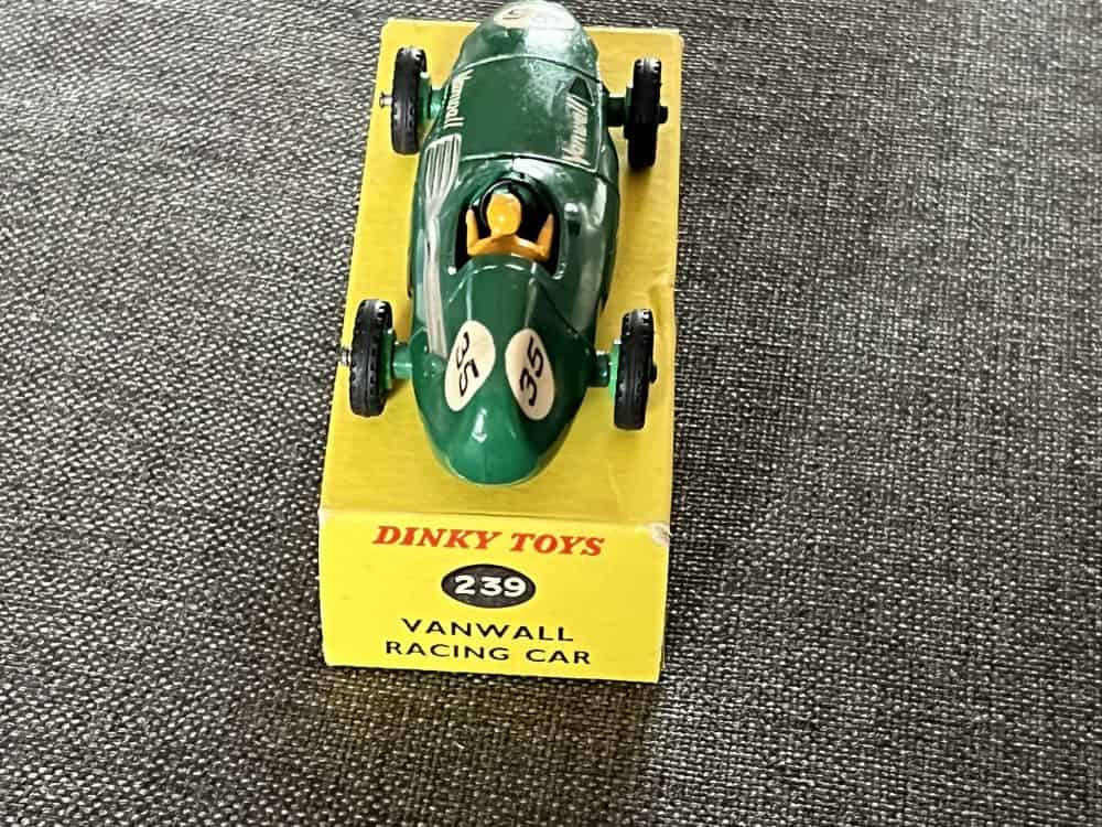 vanwall-racing-car-green-plastic-wheels-dinky-toys-239-back